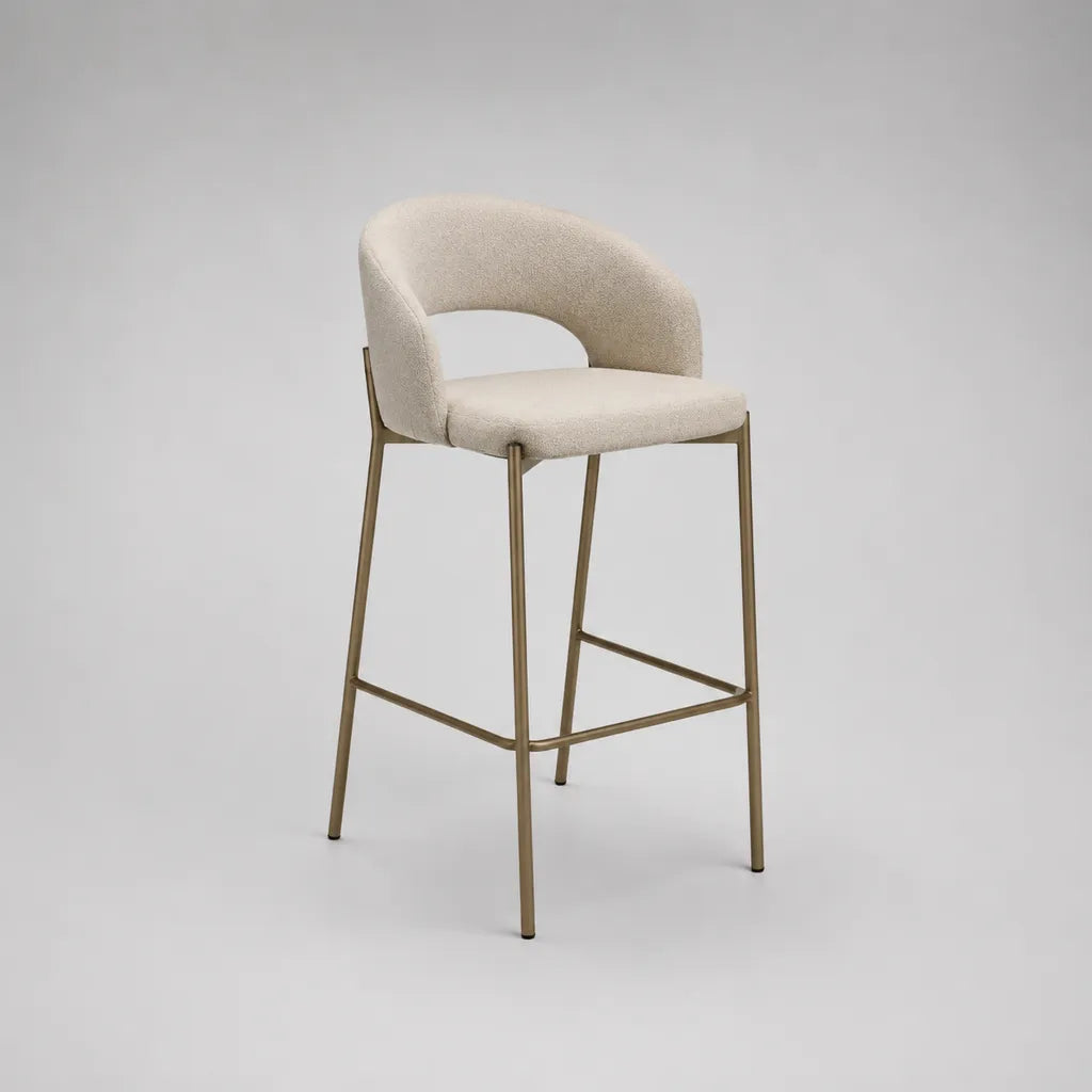 Tabouret de bar en tissu bouclé écru et métal couleur laiton avec dossier arrondi, 54 × 55 × 101 cm
