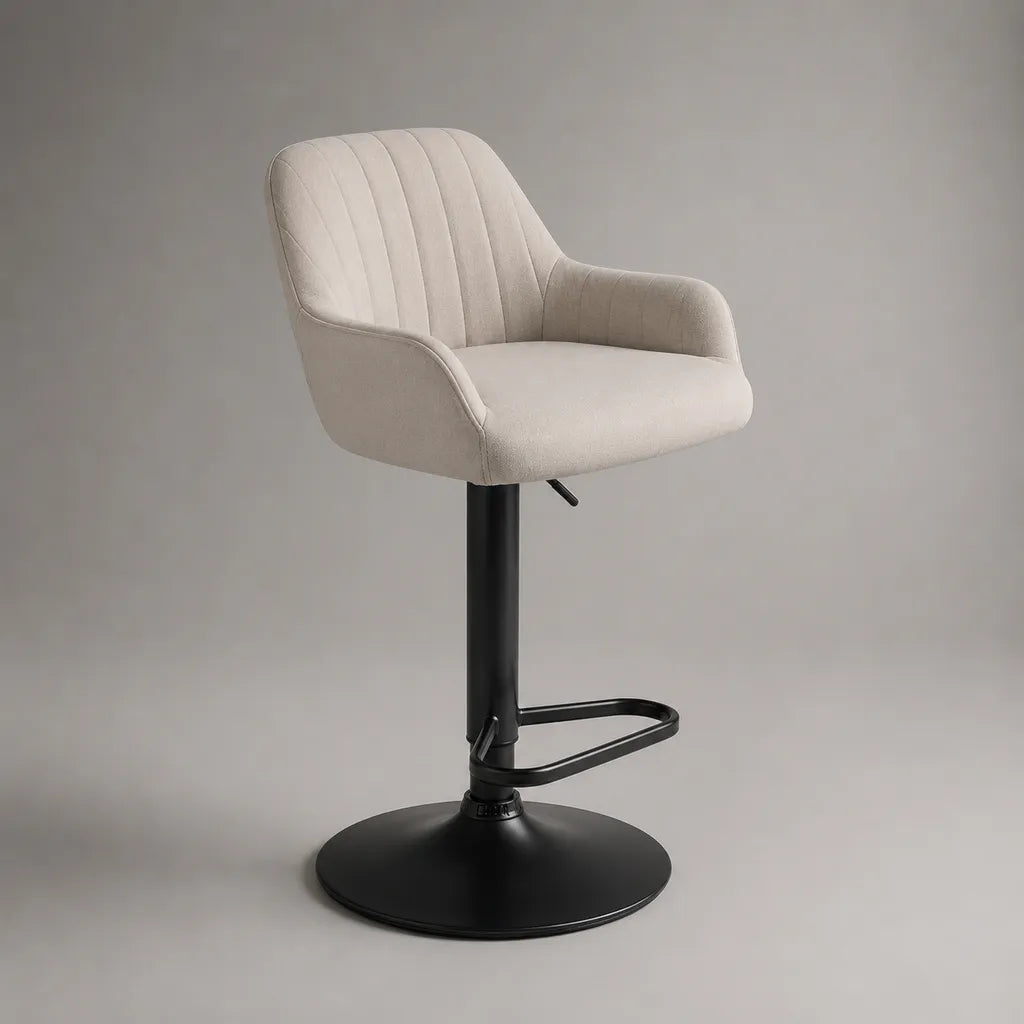 Tabouret de bar réglable et pivotant en polyester beige avec accoudoirs et pied en acier noir, 55 × 52 × 88-109 cm