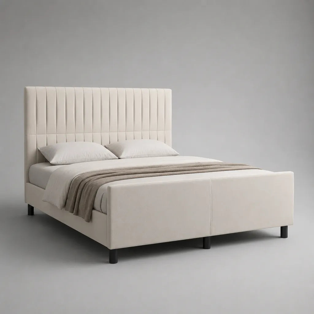 Lit double rembourré 160 × 200 cm en polyester blanc cassé avec tête de lit cannelée et sommier à lattes